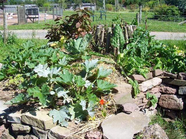 KeyholeGarden2.JPG
